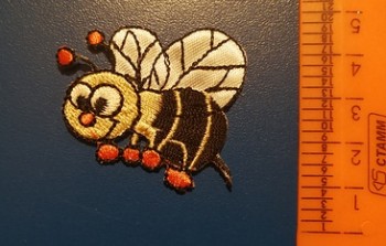 термонаклейка пчелка ― ИГРУШКИ И СУВЕНИРЫ ОПТОМ В НОВОСИБИРСКЕ