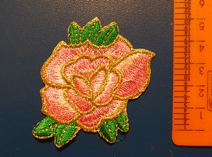 термонаклейка роза малая розовая ― ИГРУШКИ И СУВЕНИРЫ ОПТОМ В НОВОСИБИРСКЕ