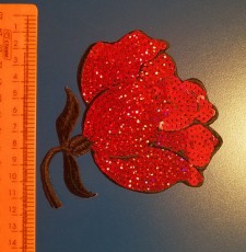 термонаклейка красный цветок