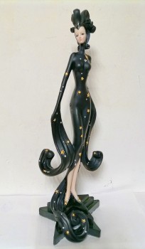 девушка в черном статуя ― ИГРУШКИ И СУВЕНИРЫ ОПТОМ В НОВОСИБИРСКЕ