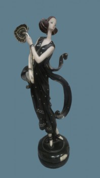 девушка в черном статуя ― ИГРУШКИ И СУВЕНИРЫ ОПТОМ В НОВОСИБИРСКЕ