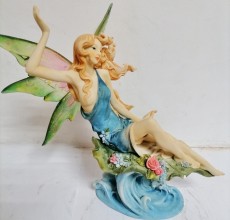 Девушка фея статуэтка