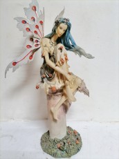 Девушка фея статуэтка