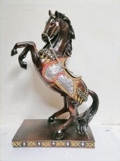 Лошадь статуя