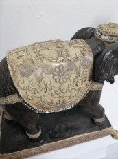 слон статуя