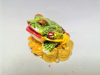жаба трехлапая на деньгах статуэтка цветная ― ИГРУШКИ И СУВЕНИРЫ ОПТОМ В НОВОСИБИРСКЕ
