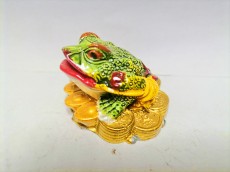жаба трехлапая на деньгах статуэтка цветная