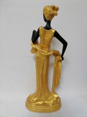 Девушка Африканка в золотом статуэтка