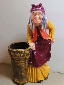 Баба Яга со ступой ― ИГРУШКИ И СУВЕНИРЫ ОПТОМ В НОВОСИБИРСКЕ