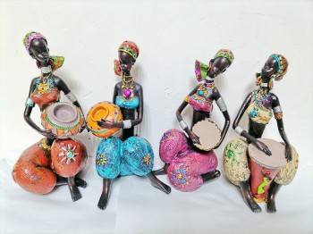 Девушка Африканка сидит статуэтка ― ИГРУШКИ И СУВЕНИРЫ ОПТОМ В НОВОСИБИРСКЕ